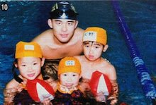 大野智が水泳をしている画像